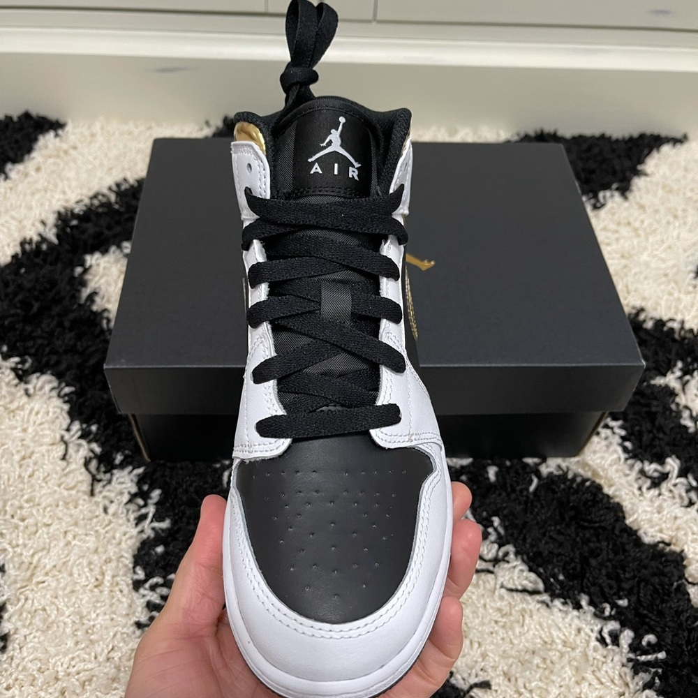 NWT Air Jordan 1 Mid GS In White/multi-color-black - Picture 5 of 11